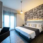 Hotel B