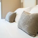 B Hotel