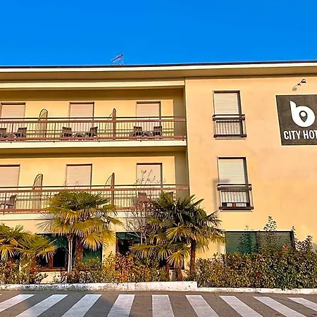 B Hotel 2*