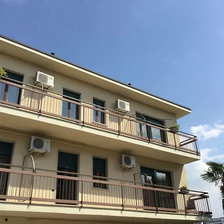Otel B 2*