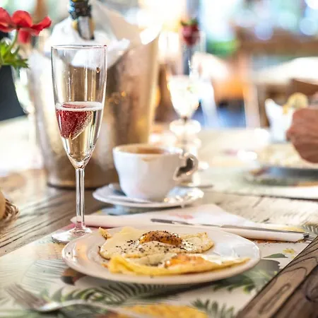 B Готель Бардоліно